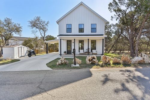 25 Woodacre Dr, Wimberley, TX, 78676-2320 | Card Image