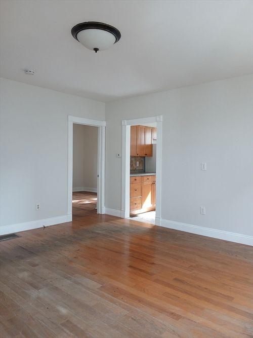 apt-1e-499 Lindsey St, Fall River, MA, 02720-1100 | Card Image
