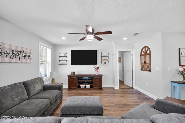 1757 Eagle View Way, House other with 3 bedrooms, 2 bathrooms and null parking in MIDDLEBURG FL | Image 16