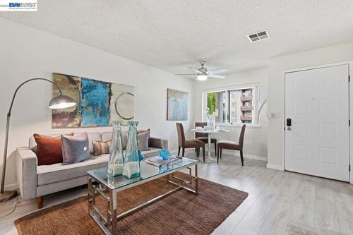 1024 Walnut Ave, Fremont, CA, 94536-4206 | Card Image