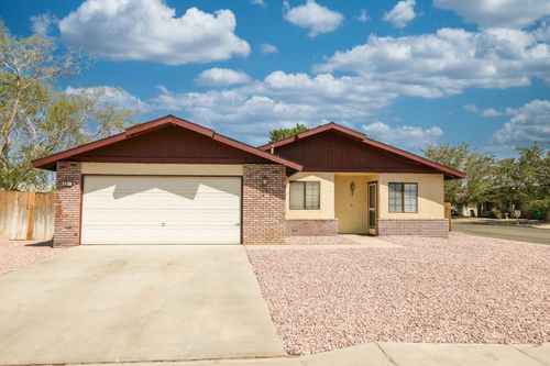 322 Reese St, Ridgecrest, CA, 93555-4272 | Card Image