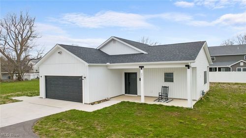 231 Lake Ave, Ashtabula, OH, 44004-3202 | Card Image