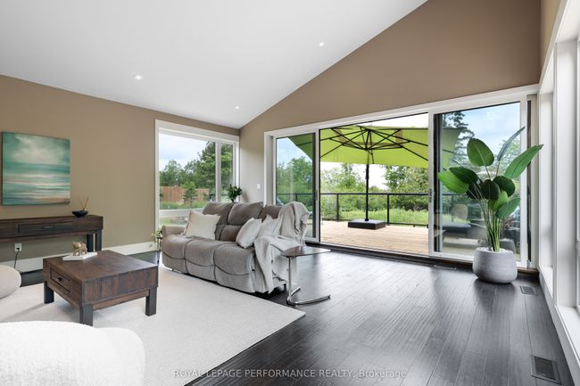 1141 Julia Crt, House other with 3 bedrooms, 3 bathrooms and 7 parking in Dunrobin ON | Image 16