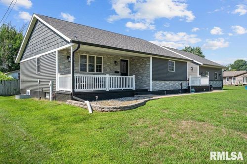 711 Scott Ct, Camanche, IA, 52730-1040 | Card Image