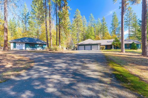 7118 Redthorne Rd, Rogue River, OR, 97537-4650 | Card Image