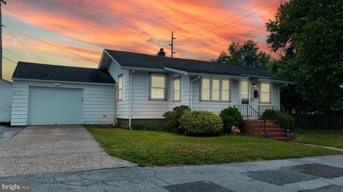 257 G St, CARNEYS POINT, NJ, 08069-2345 | Card Image