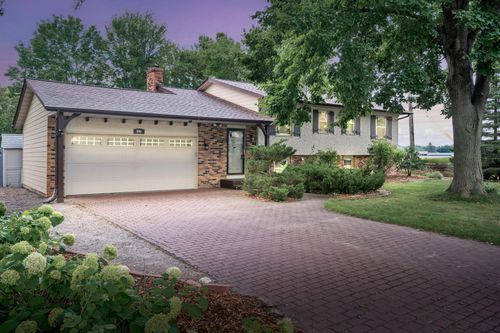 8900 29th Ave N, New Hope, MN, 55427-2441 | Card Image