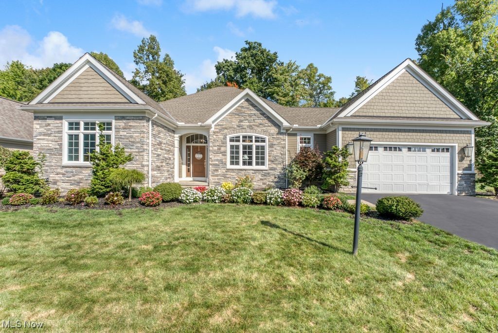 Creekview Trl, Chagrin Falls, OH 44023