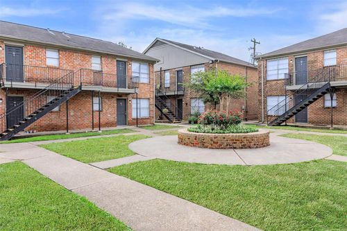 apt-13-2724 Broadway St, Houston, TX, 77017-1759 | Card Image