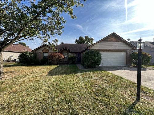 909 Sunset Dr, Englewood, OH, 45322-2250 | Card Image