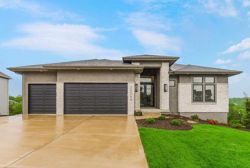 24564 W 124th Ter, Olathe, KS, 66061-6135 | Card Image