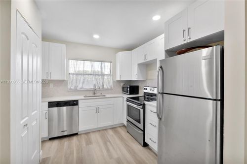 304-9201 Sunrise Lakes Blvd, Sunrise, FL, 33322-1369 | Card Image