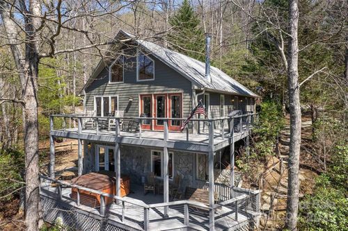 136 Dars Ln, Tuckasegee, NC, 28783-8734 | Card Image