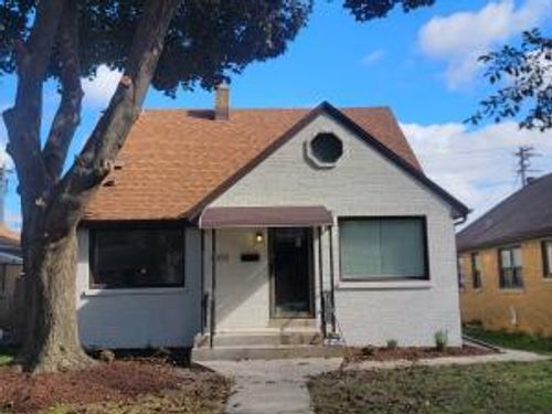 6352 W Medford Ave, Milwaukee, WI, 53218-5525 | Card Image