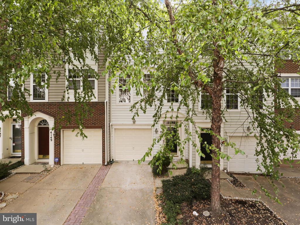 Timber Log Way, Fairfax, VA 22030