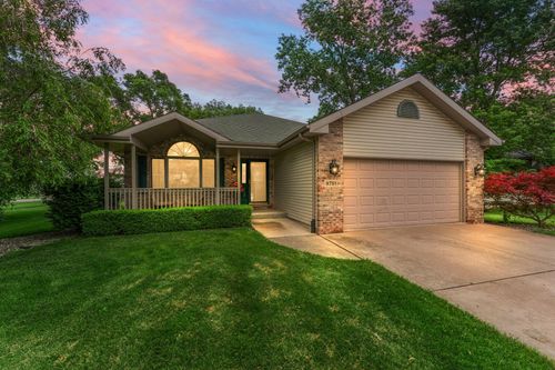 9751 Three Springs Dr, Saint John, IN, 46373-8710 | Card Image