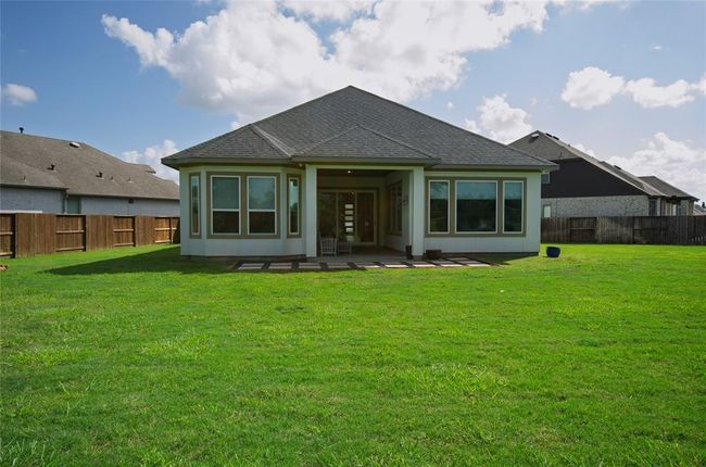 Well maintained backyard is great for relaxing or entertaining. | Image 31