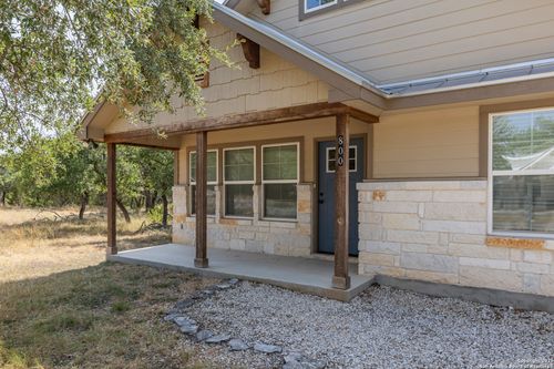 800 Eastview Dr, Canyon Lake, TX, 78133-6459 | Card Image