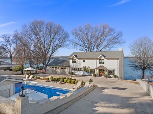 180 Bainbridge Cir, Muscle Shoals, AL, 35661-4319 | Card Image