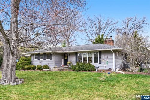 157 Oakwood Ave, North Haledon, NJ, 07508-2422 | Card Image