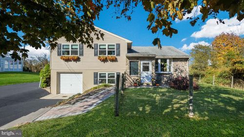 7078 Easton Rd, PIPERSVILLE, PA, 18947-9755 | Card Image