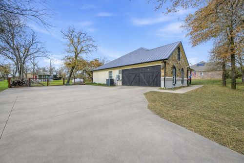 156 Howard Newby Ln, Springtown, TX, 76082-6076 | Card Image