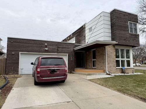 4647 W Scranton Place, Milwaukee, WI, 53216 | Card Image