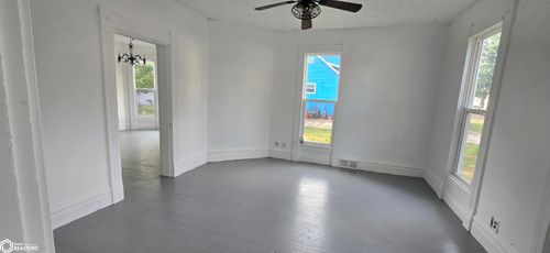 308 N Avenue C, Washington, IA, 52353-1946 | Card Image