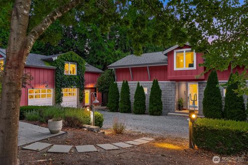6575 Ne Honeysuckle Ln, Bainbridge Island, WA, 98110-1272 | Card Image