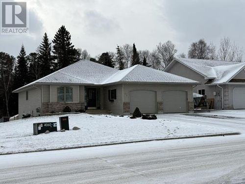 34 Wabigoon Dr, Dryden, ON, P8N3K3 | Card Image