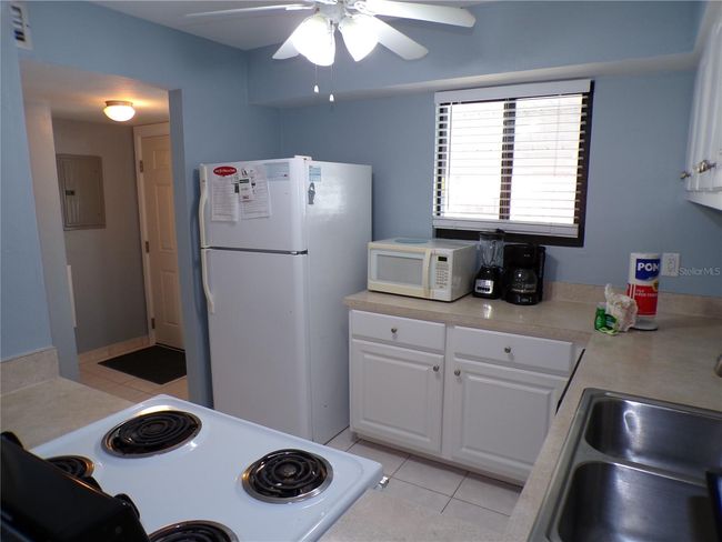 UNIT-207 - 1801 Gulf Dr N, Condo with 2 bedrooms, 2 bathrooms and null parking in BRADENTON BEACH FL | Image 14