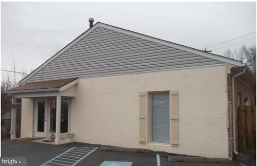 606 Massanutten Ave, FRONT ROYAL, VA, 22630-2833 | Card Image