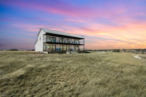 300 Junker Hill Dr, Fredericksburg, TX, 78624-3583 | Card Image