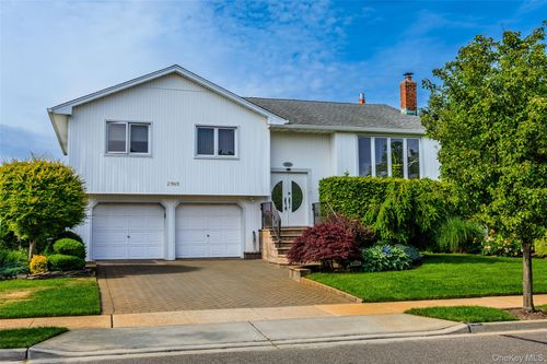 2969 Hampton Ct, Wantagh, NY, 11793-4607 | Card Image