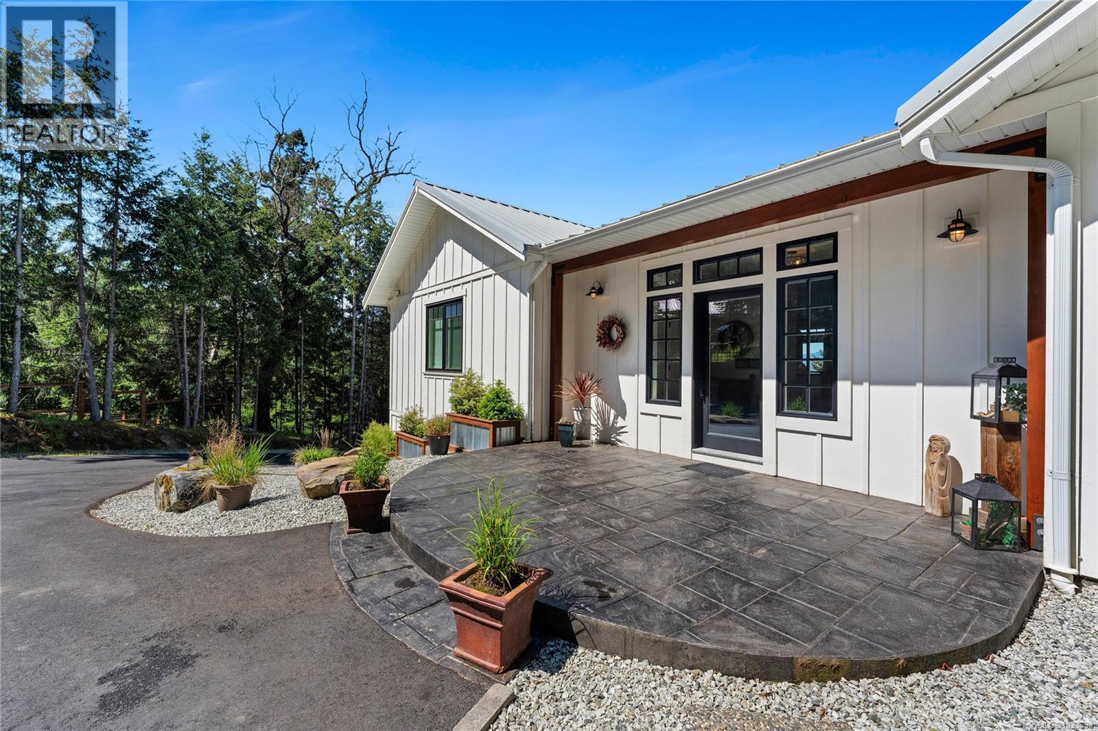 Residential in Salt Spring 4