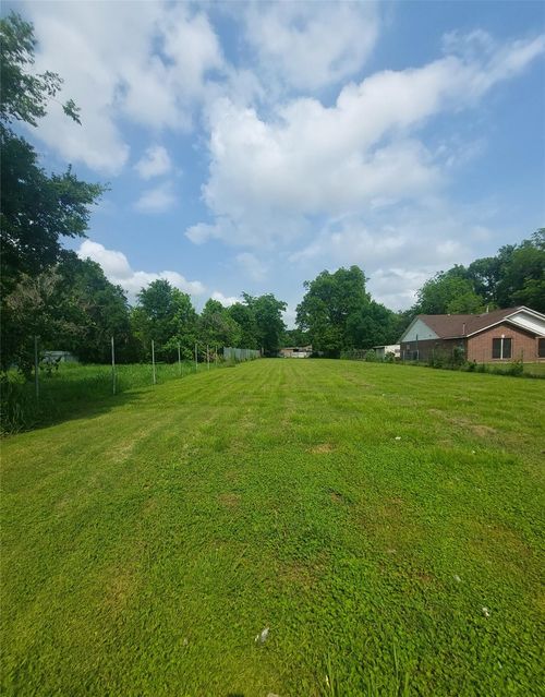 7330 Glass St, Houston, TX, 77016-6822 | Card Image