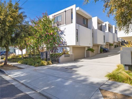 121 E Walnut Ave, El Segundo, CA, 90245-2352 | Card Image