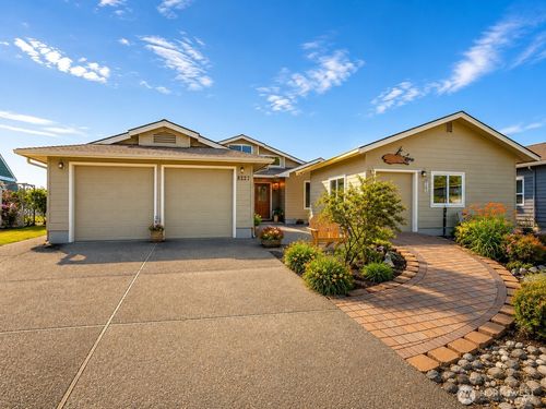 8227 Sehome Rd, Blaine, WA, 98230-9367 | Card Image
