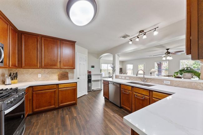 1901 Plum Falls Ln, House other with 6 bedrooms, 4 bathrooms and 2 parking in Pearland TX | Image 15