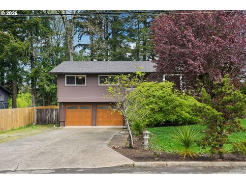 16660 Se Valley View Rd, Milwaukie, OR, 97267-6330 | Card Image