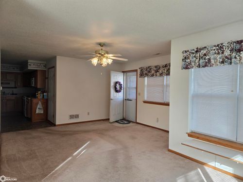 1505-1505 12th Ave, Vinton, IA, 52349-2625 | Card Image