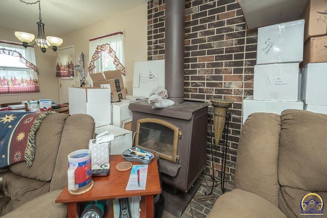 8833 Hickory Ln, House other with 3 bedrooms, 2 bathrooms and null parking in Ozawkie KS | Image 6