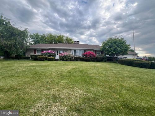 540 Lyman Ave, WOMELSDORF, PA, 19567-1110 | Card Image