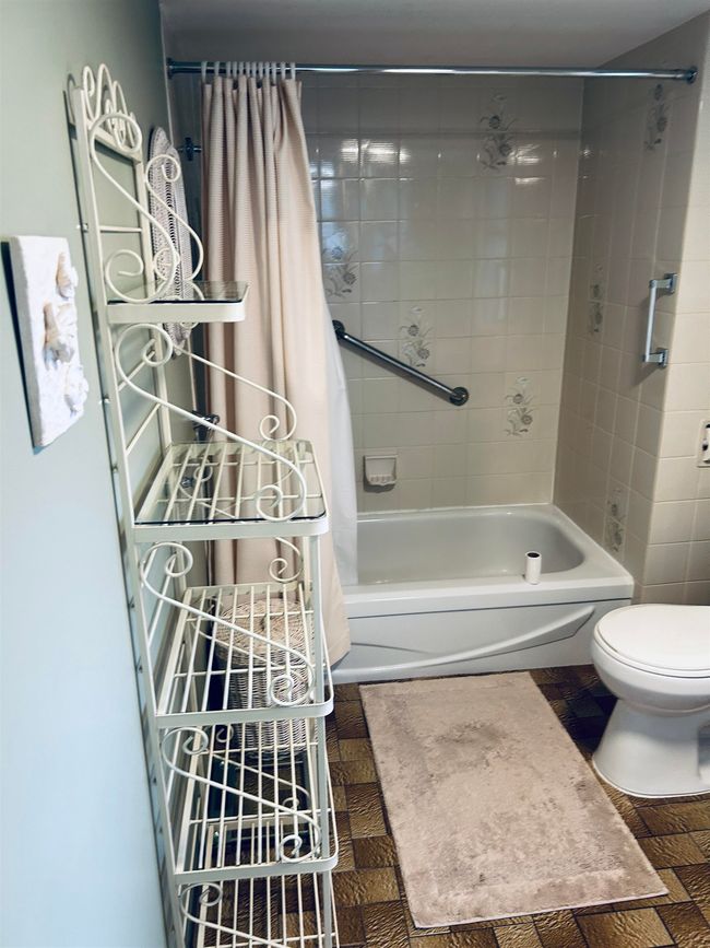 2799 Mcbride Ave, House other with 2 bedrooms, 1 bathrooms and 3 parking in Surrey BC | Image 8
