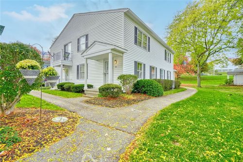 28 Foxcroft Trl, Fairport, NY, 14450-3316 | Card Image