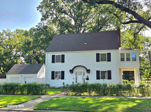 1432 Sw Macvicar Ave, Topeka, KS, 66604-2740 | Card Image