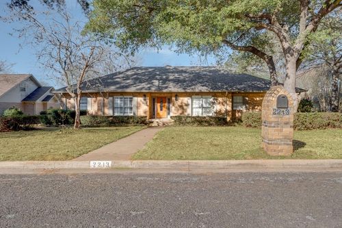 2213 Melissa Dr, Palestine, TX, 75803-8596 | Card Image