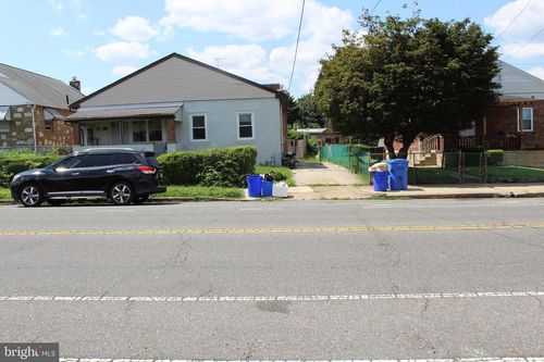 7524 Whitaker Ave, PHILADELPHIA, PA, 19111-3330 | Card Image