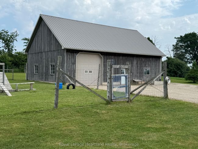 81572 Lucknow Line, Home with 4 bedrooms, 2 bathrooms and 10 parking in Goderich ON | Image 31