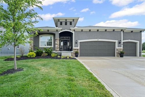 10703 Fisk Ave, Kansas City, MO, 64154-1753 | Card Image